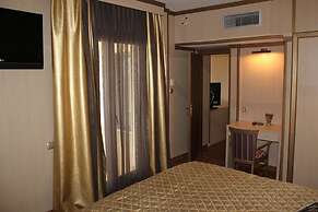 Arxhontiko Chris & Eve