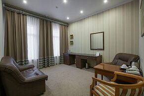 U Zolotykh Vorot Hotel