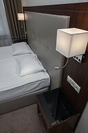 U Zolotykh Vorot Hotel