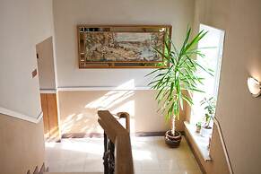 U Zolotykh Vorot Hotel