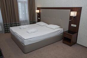 U Zolotykh Vorot Hotel