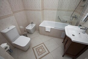 U Zolotykh Vorot Hotel