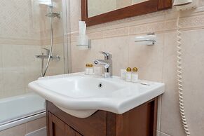 U Zolotykh Vorot Hotel