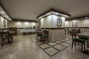 U Zolotykh Vorot Hotel