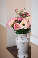 U Zolotykh Vorot Hotel