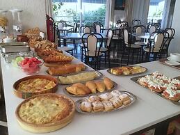 Kardamili Beach Hotel