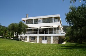 Kardamili Beach Hotel