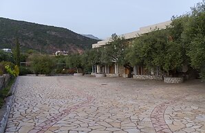 Kardamili Beach Hotel