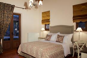 Nefeles Mainalon Luxury Residences & Lounge