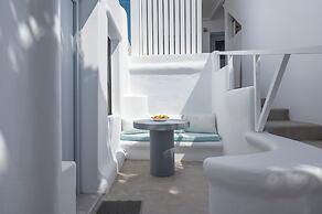 Flaskos Luxury Suites