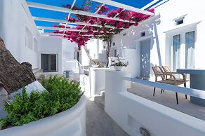 Flaskos Luxury Suites