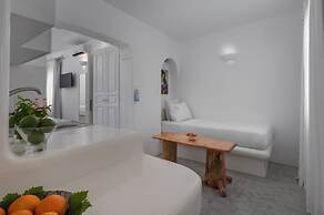 Flaskos Luxury Suites