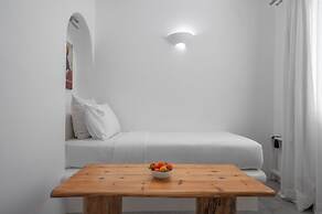 Flaskos Luxury Suites