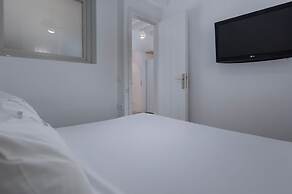 Flaskos Luxury Suites