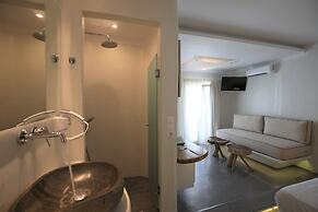 Flaskos Suites