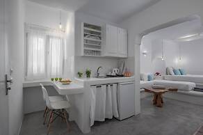 Flaskos Luxury Suites