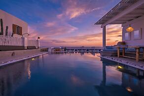 Flaskos Luxury Suites