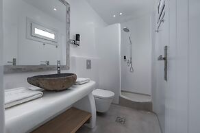 Flaskos Luxury Suites