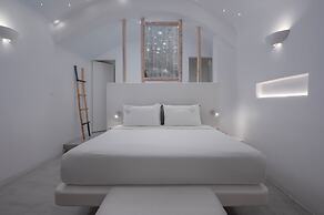 Flaskos Luxury Suites