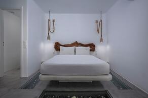 Flaskos Luxury Suites