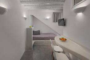 Flaskos Luxury Suites