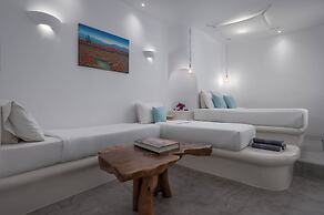 Flaskos Luxury Suites