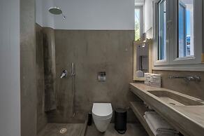 Flaskos Luxury Suites