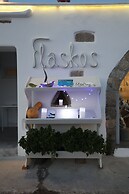 Flaskos Suites