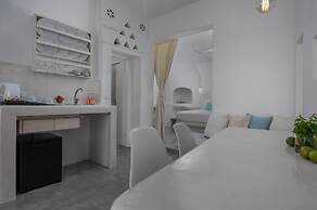 Flaskos Luxury Suites