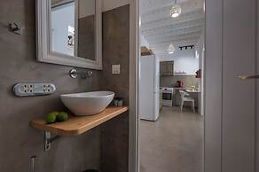 Flaskos Luxury Suites