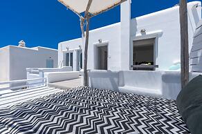 Flaskos Luxury Suites