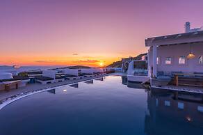 Flaskos Luxury Suites