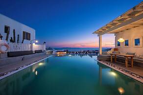 Flaskos Luxury Suites