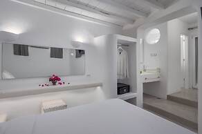 Flaskos Luxury Suites
