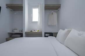 Flaskos Luxury Suites