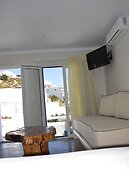 Flaskos Suites