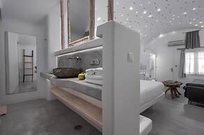 Flaskos Luxury Suites