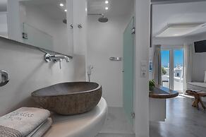 Flaskos Luxury Suites