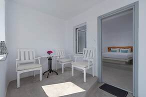 Flaskos Luxury Suites