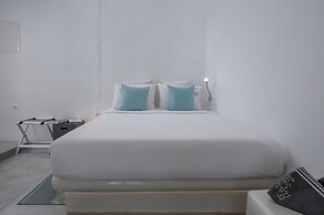 Flaskos Luxury Suites