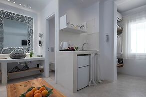 Flaskos Luxury Suites