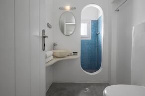 Flaskos Luxury Suites