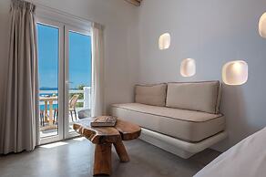 Flaskos Luxury Suites