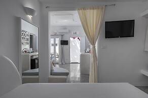 Flaskos Luxury Suites