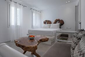 Flaskos Luxury Suites