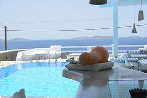 Flaskos Suites