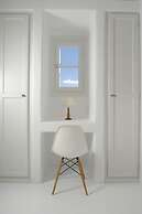 Kapetan Tasos Suites