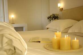 Kapetan Tasos Suites