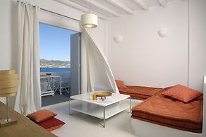 Kapetan Tasos Suites