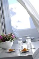 Kapetan Tasos Suites